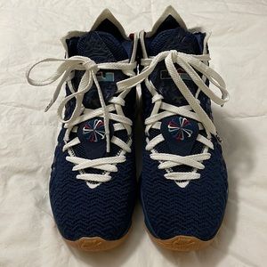Nike LeBron 17 UConn 2020 Basketball Shoes Sz 7.5 Men / 9 Women New